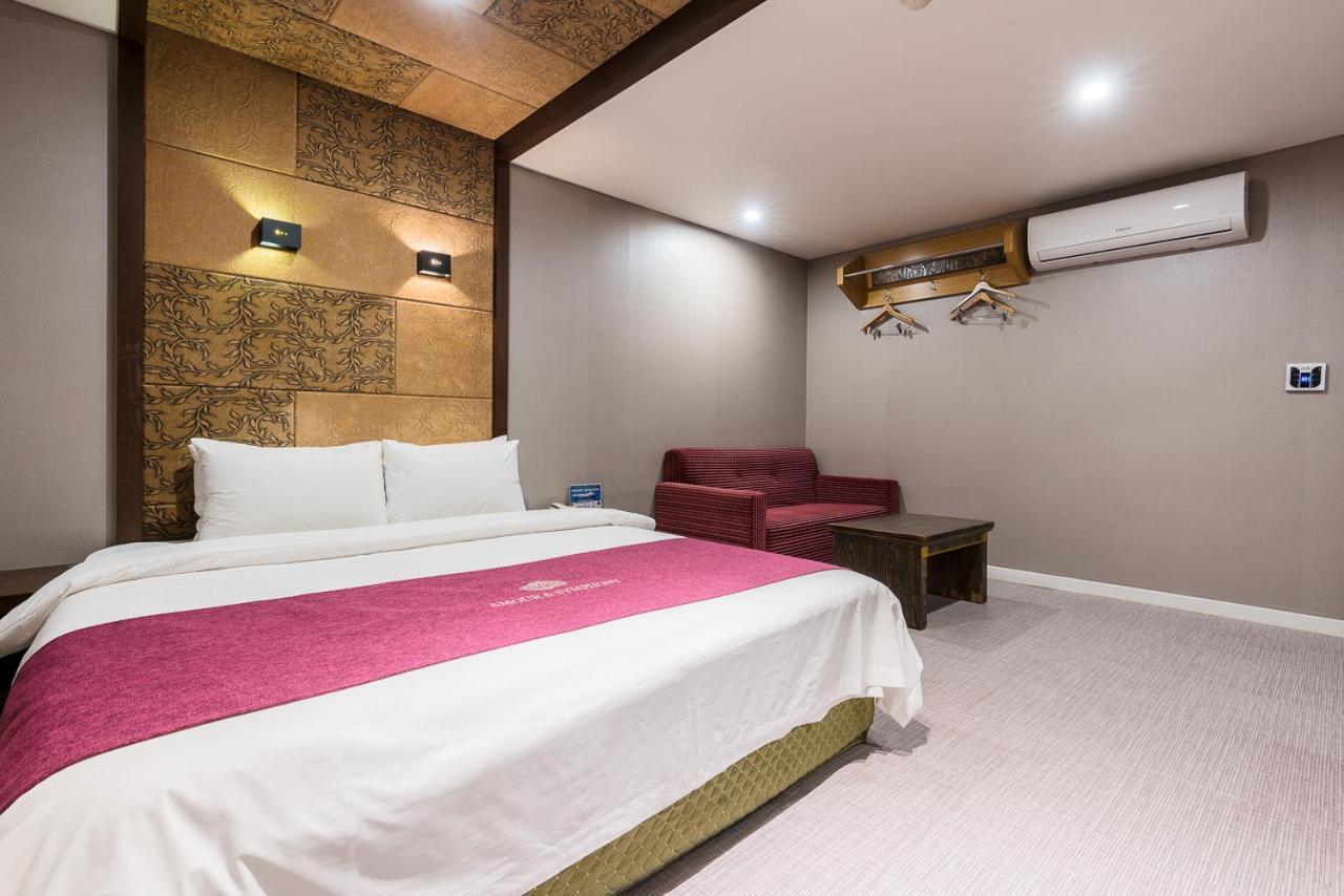 Symphony Hotel Suwon Buitenkant foto