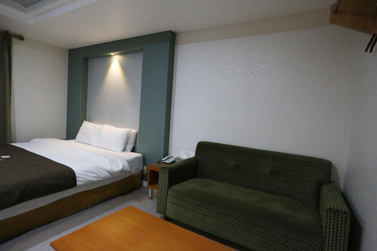 Symphony Hotel Suwon Buitenkant foto