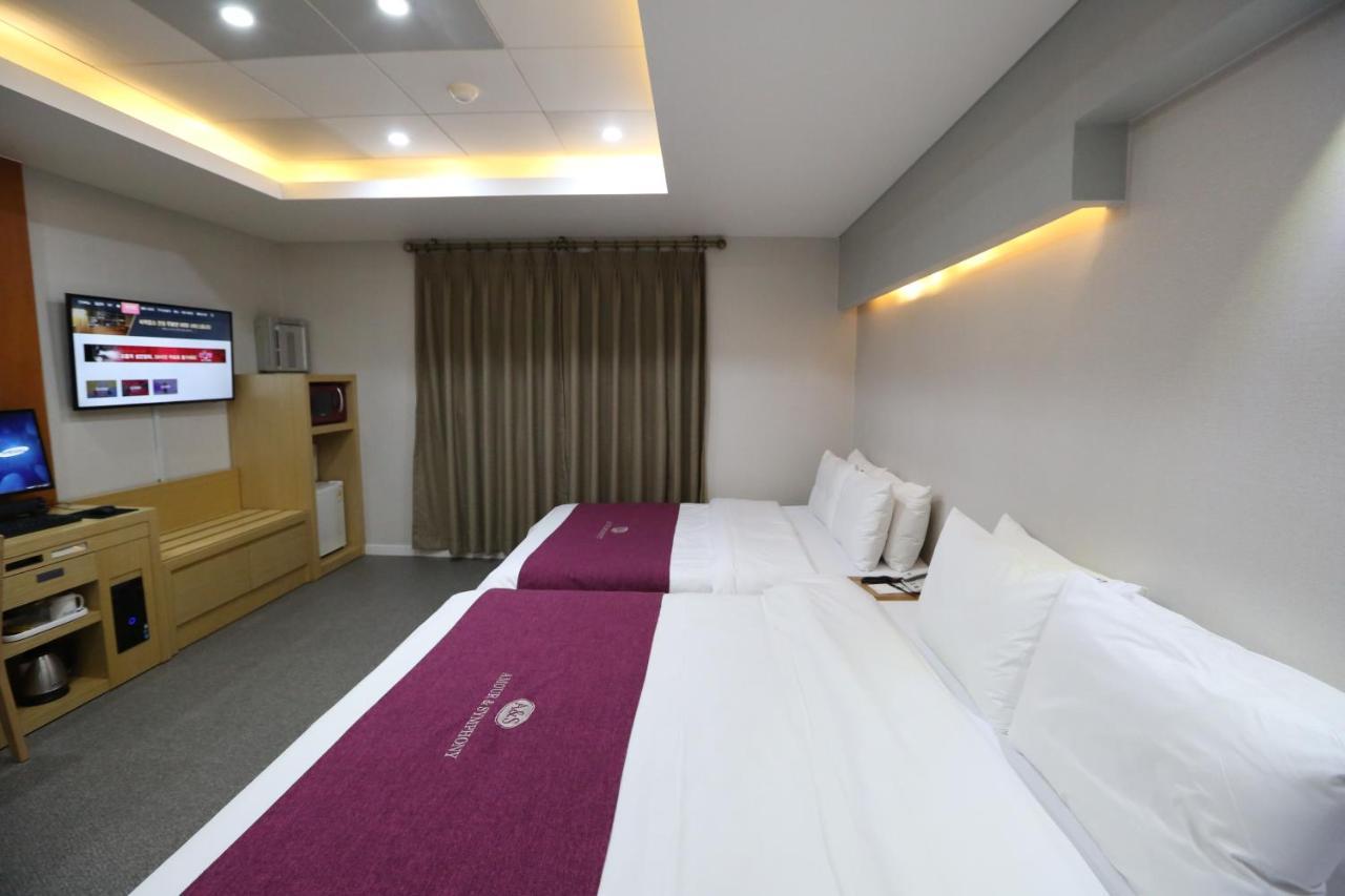 Symphony Hotel Suwon Buitenkant foto