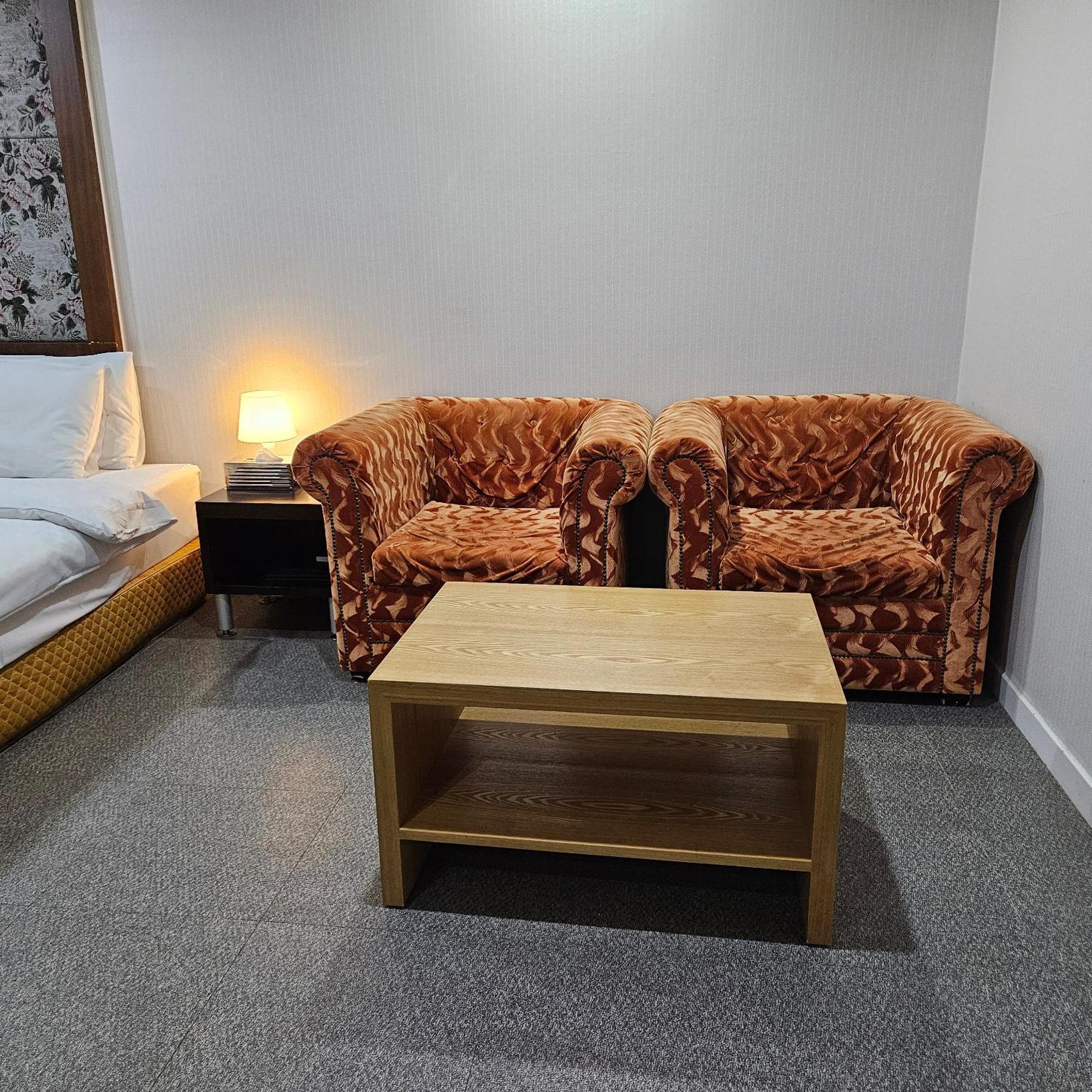 Symphony Hotel Suwon Buitenkant foto
