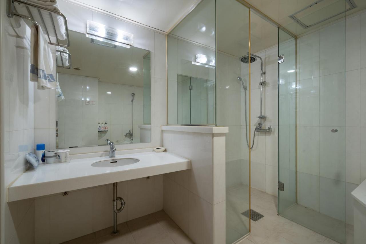 Symphony Hotel Suwon Buitenkant foto