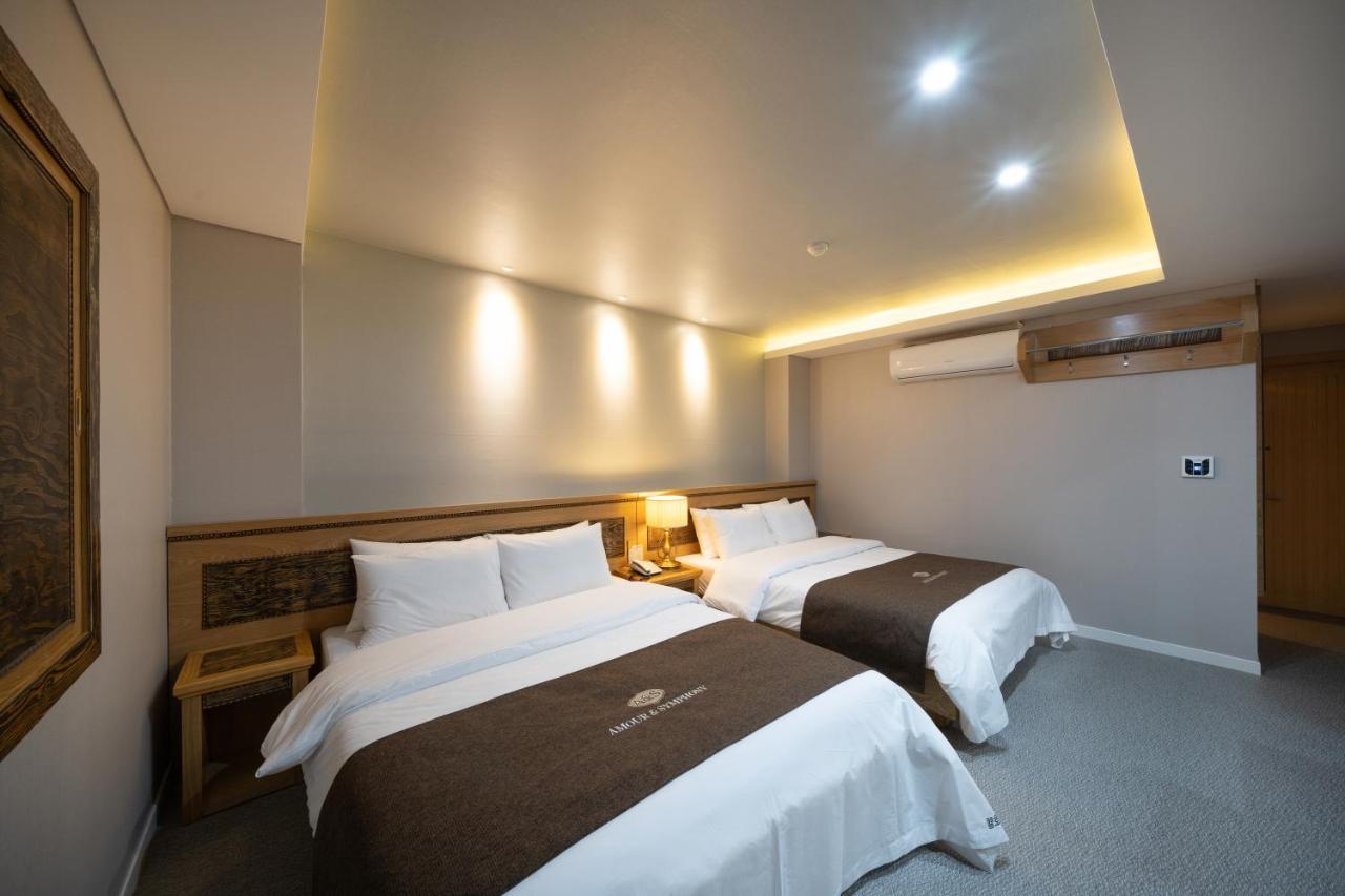 Symphony Hotel Suwon Buitenkant foto