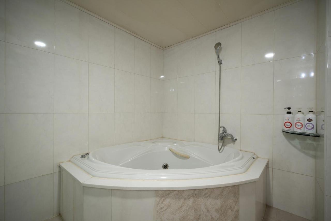 Symphony Hotel Suwon Buitenkant foto