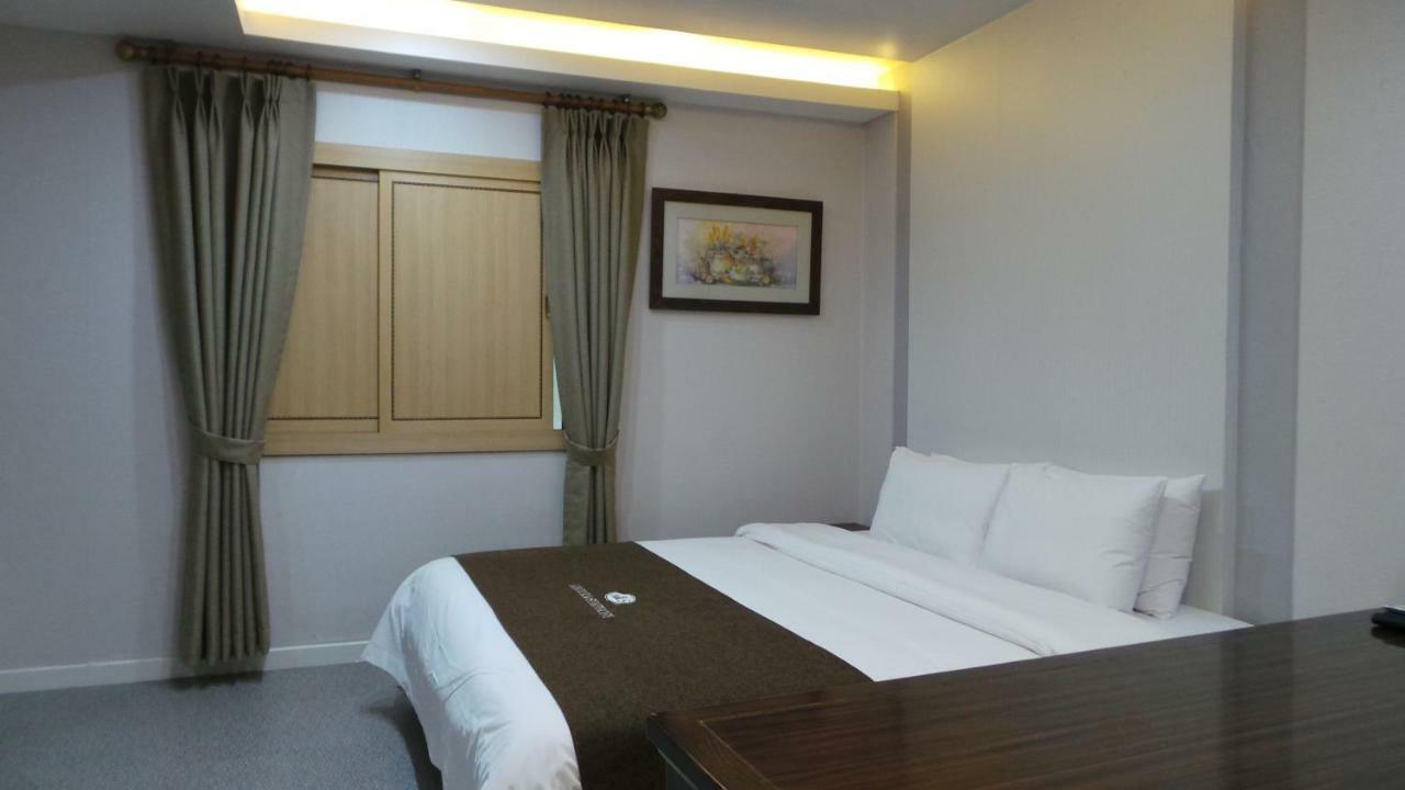 Symphony Hotel Suwon Buitenkant foto