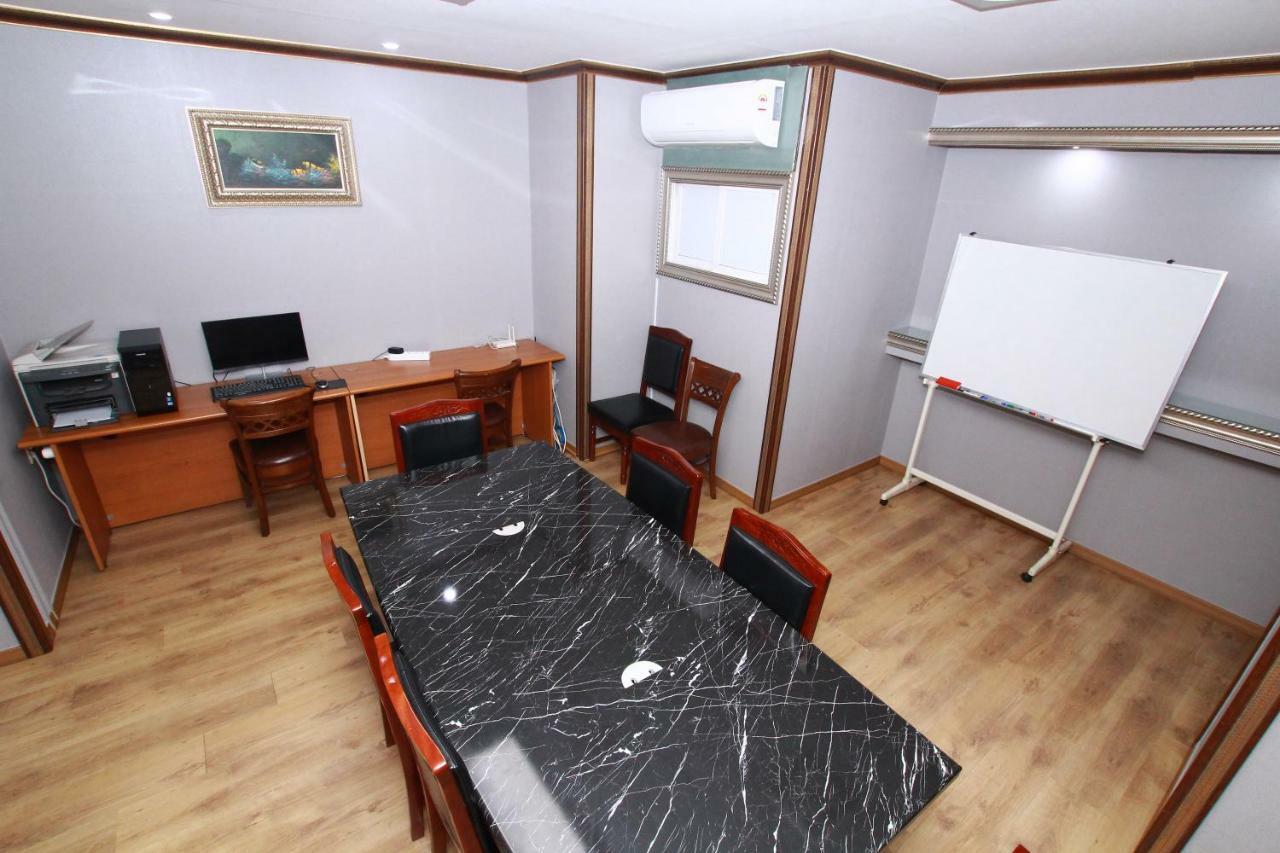 Symphony Hotel Suwon Buitenkant foto